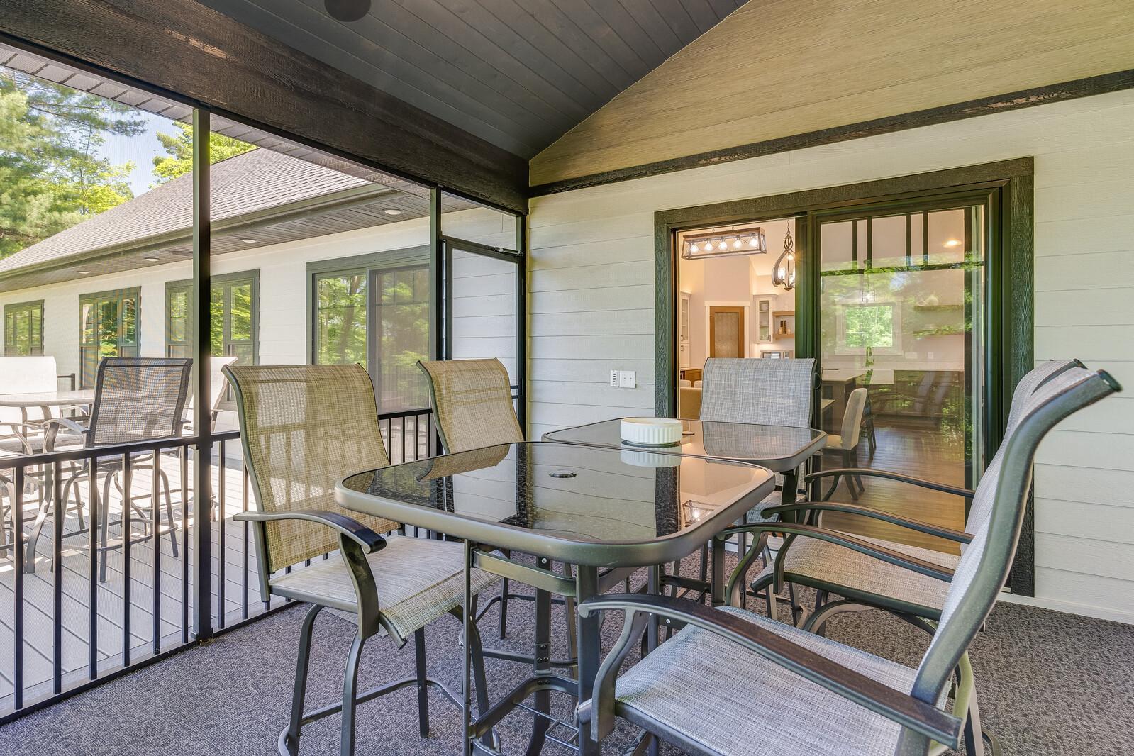 110_updated2568_28_1_4thSt_Sunroom3_mls.jpg