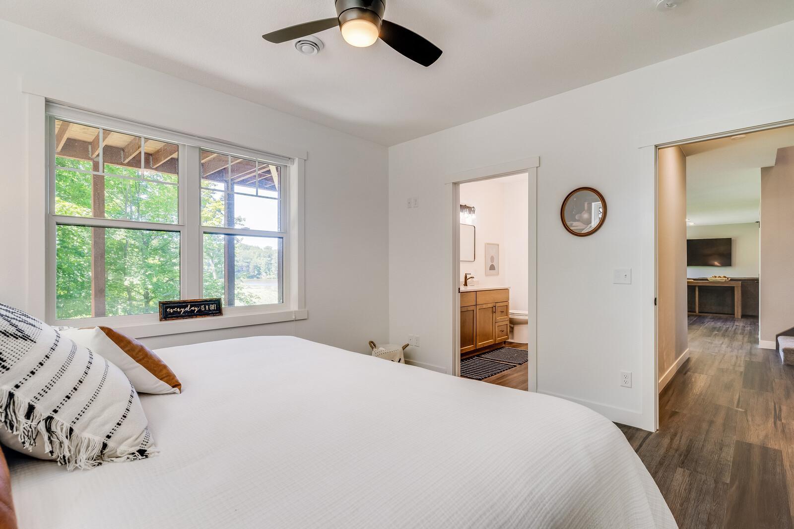 58_updated2568_28_1_4thSt_Bedroom1_3_mls.jpg