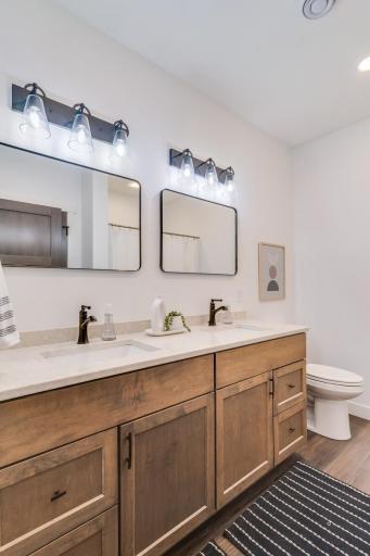 55_updated2568_28_1_4thSt_Bathroom3_2_mls.jpg