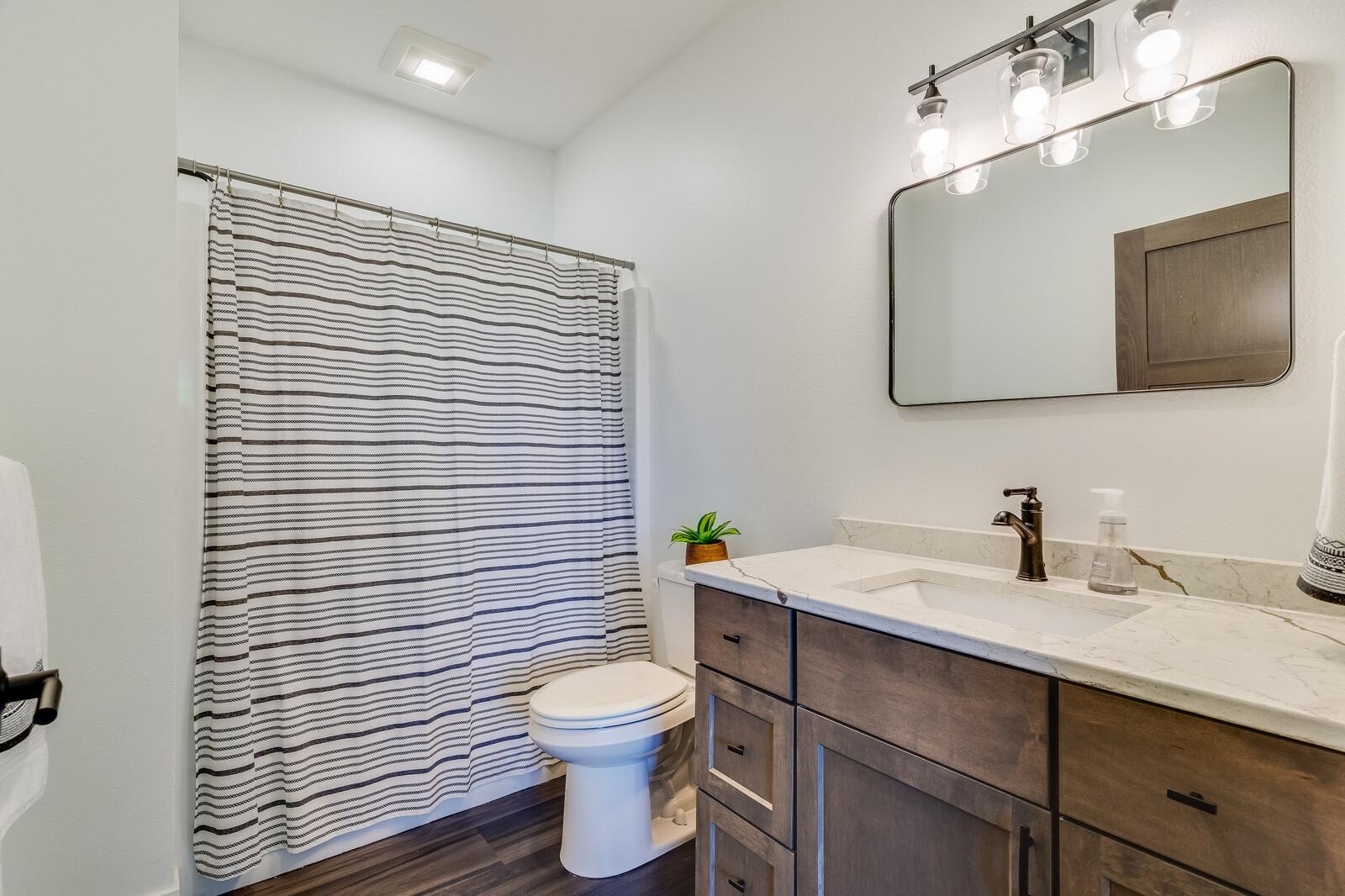 52_updated2568_28_1_4thSt_Bathroom2_1_mls.jpg