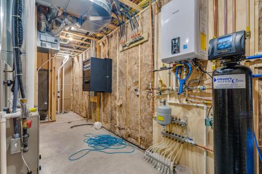 111_updated2568_28_1_4thSt_UtilityRm1_mls.jpg