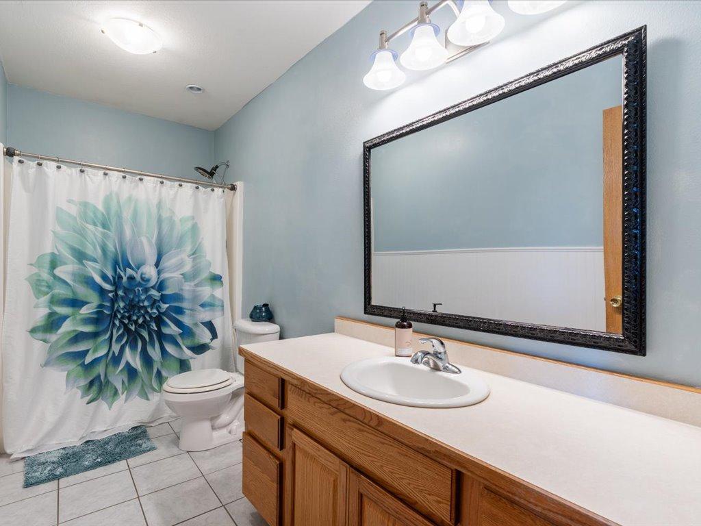 Main Floor Full Bath