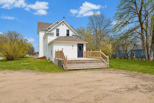 150 Broadway Avenue S, Cokato, MN 55321