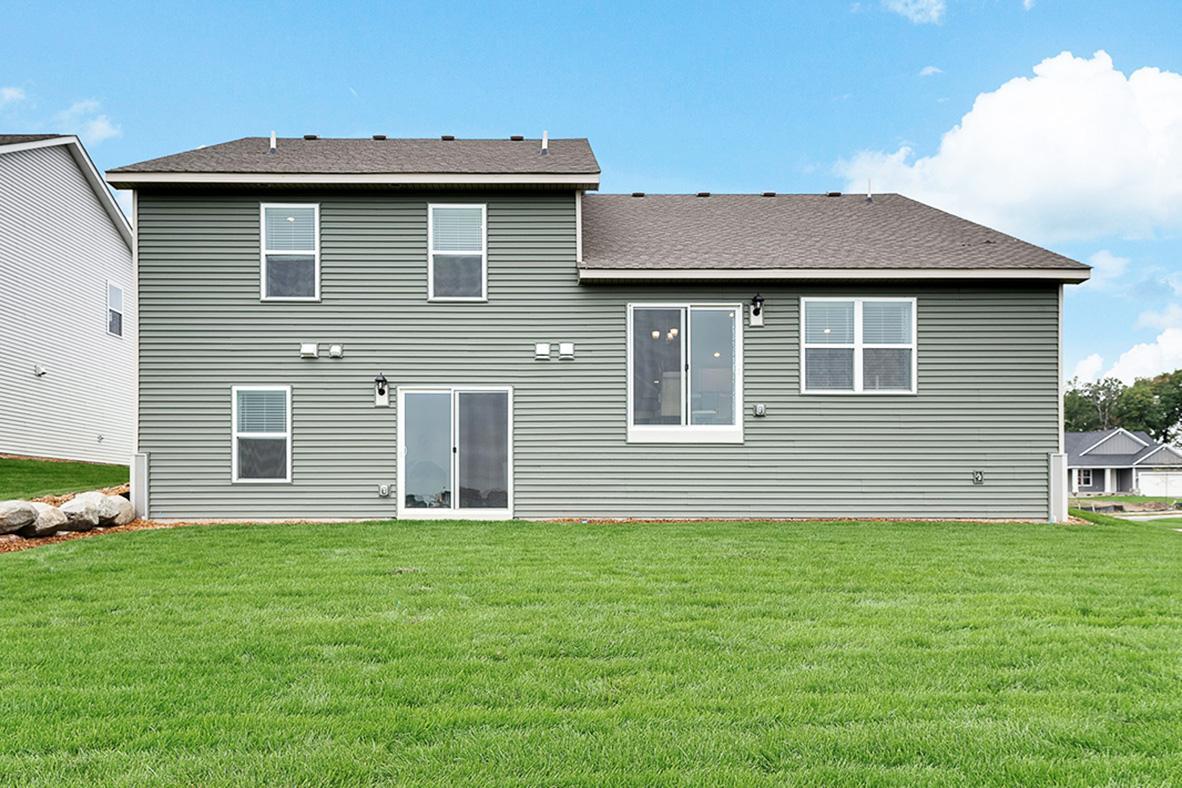 The Cameron II will have a Walkout Lower Level. Photo is of similar home. Colors and options may vary. Ask Sales Agent for details.