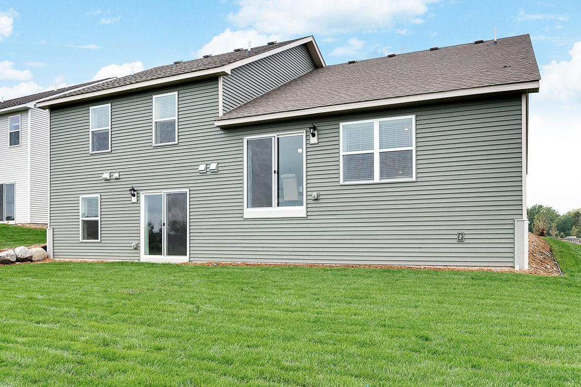 The Cameron II will have a Walkout Lower Level. Photo is of similar home. Colors and options may vary. Ask Sales Agent for details.