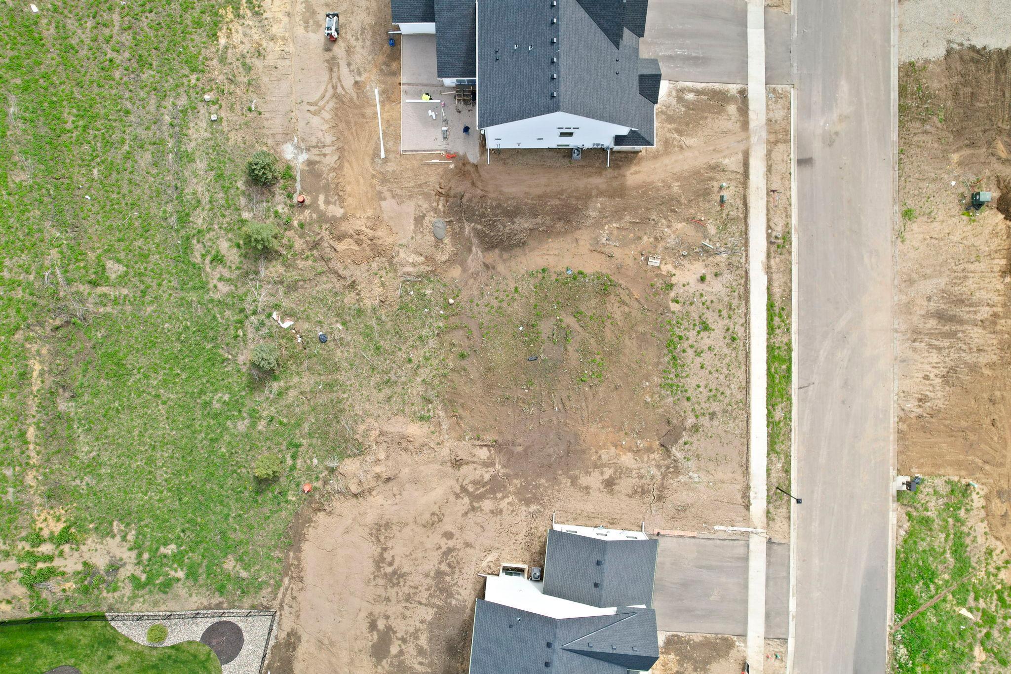 With multiple lots available, now is the perfect time to select your ideal homesite and start building in one of Lakeville’s most desirable neighborhoods.