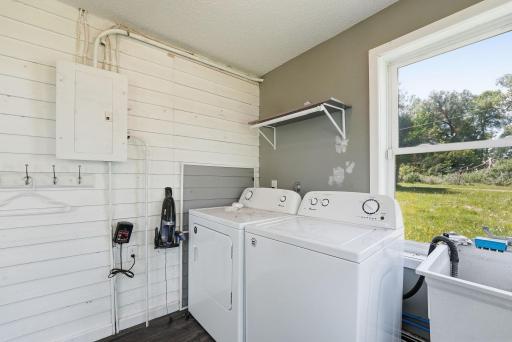 8005 381st Avenue NW, Dalbo, MN 55017