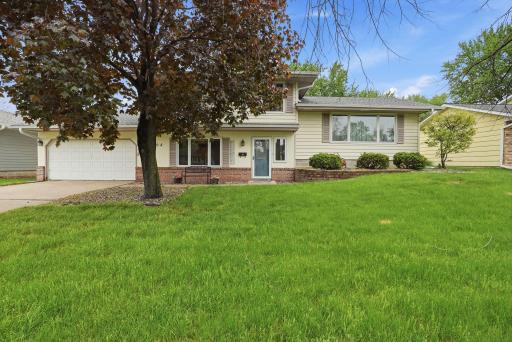 8608 33rd Avenue N, New Hope, MN 55427