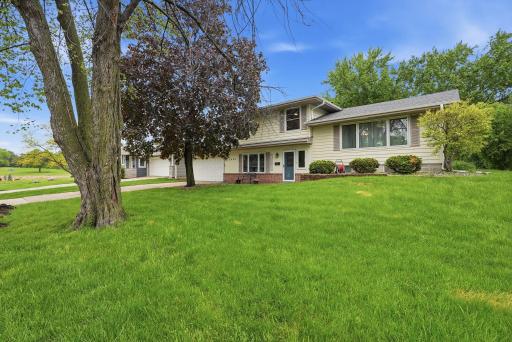 8608 33rd Avenue N, New Hope, MN 55427