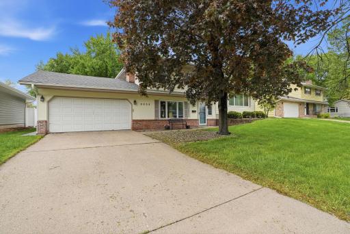 8608 33rd Avenue N, New Hope, MN 55427