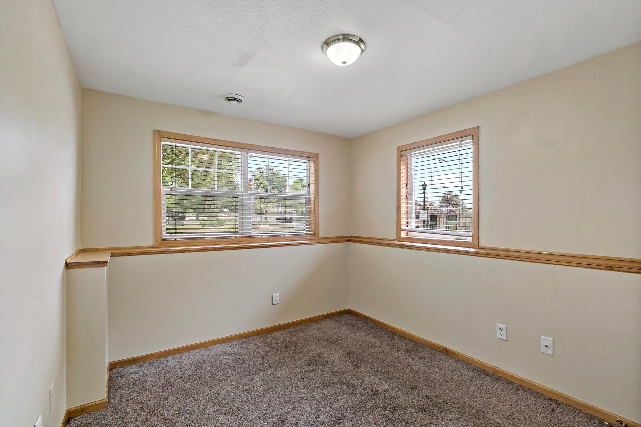 32-print-1599 Rice St, Saint Paul, MN20260522_0032.jpg
