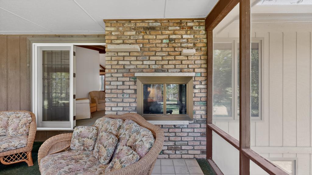 Double sided fireplace
