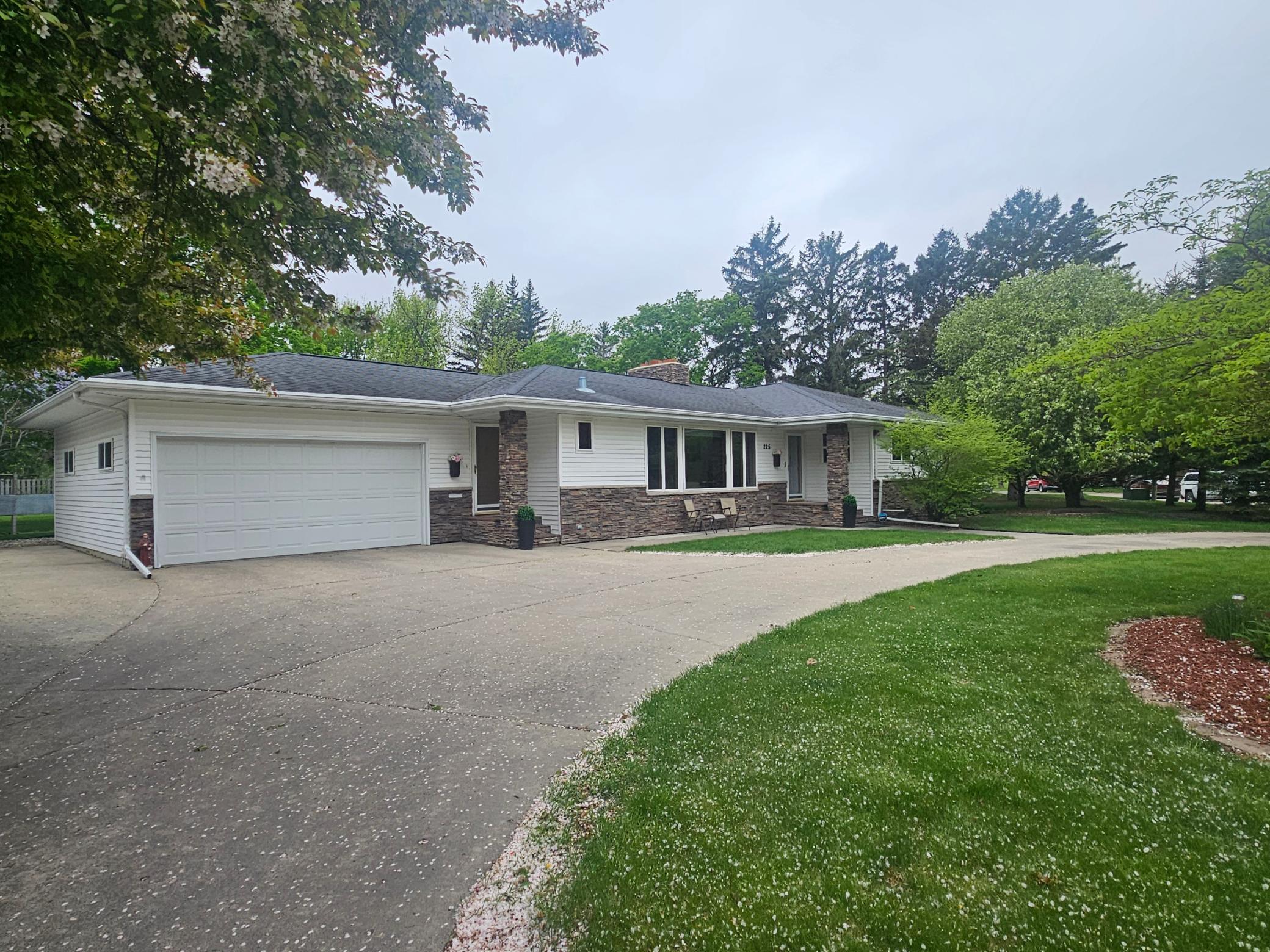 Front of house and driveway
