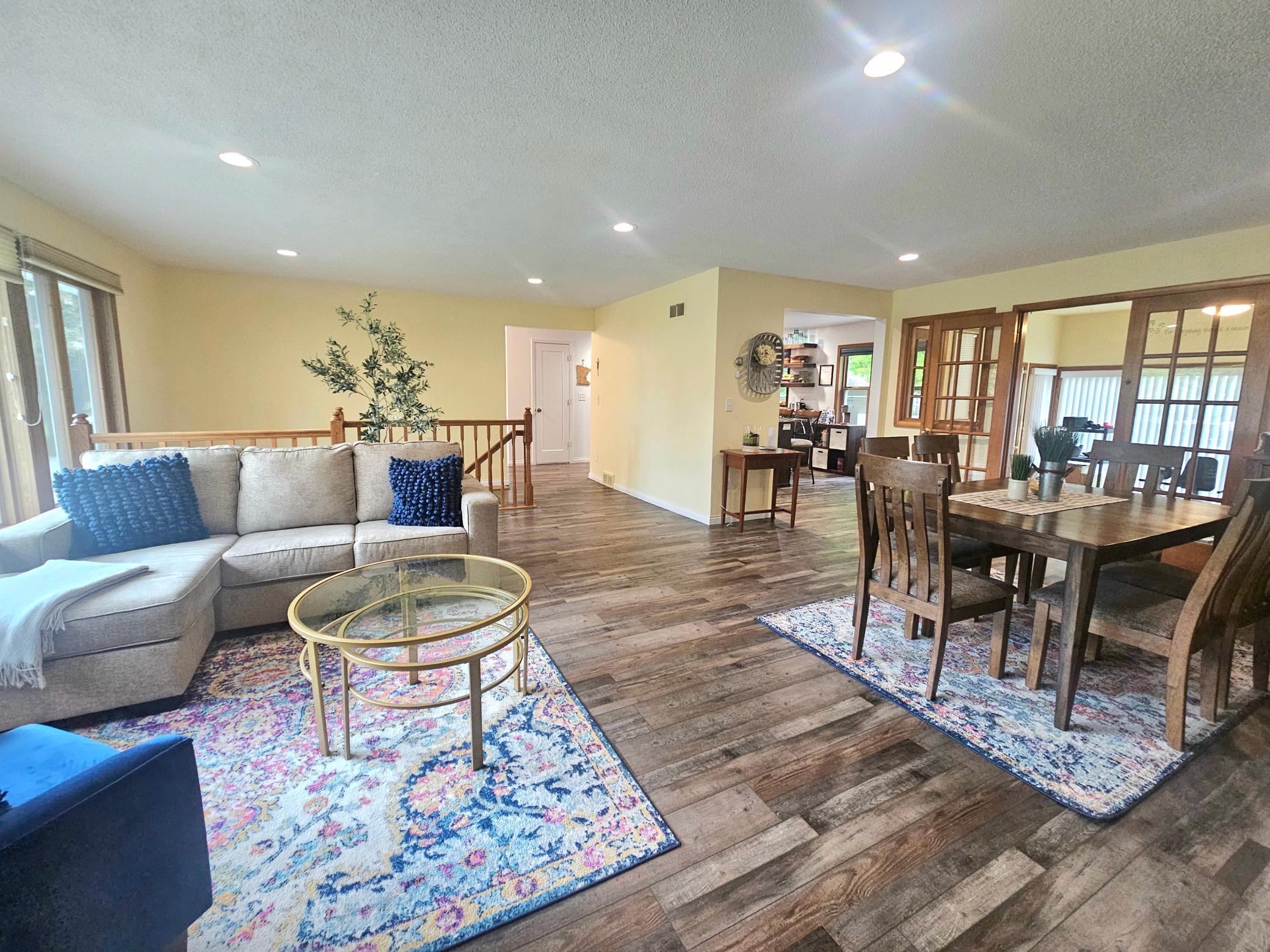 Living room/ dining room