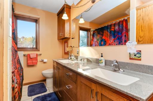 33175 N Lakes Trail, Lindstrom, MN 55045