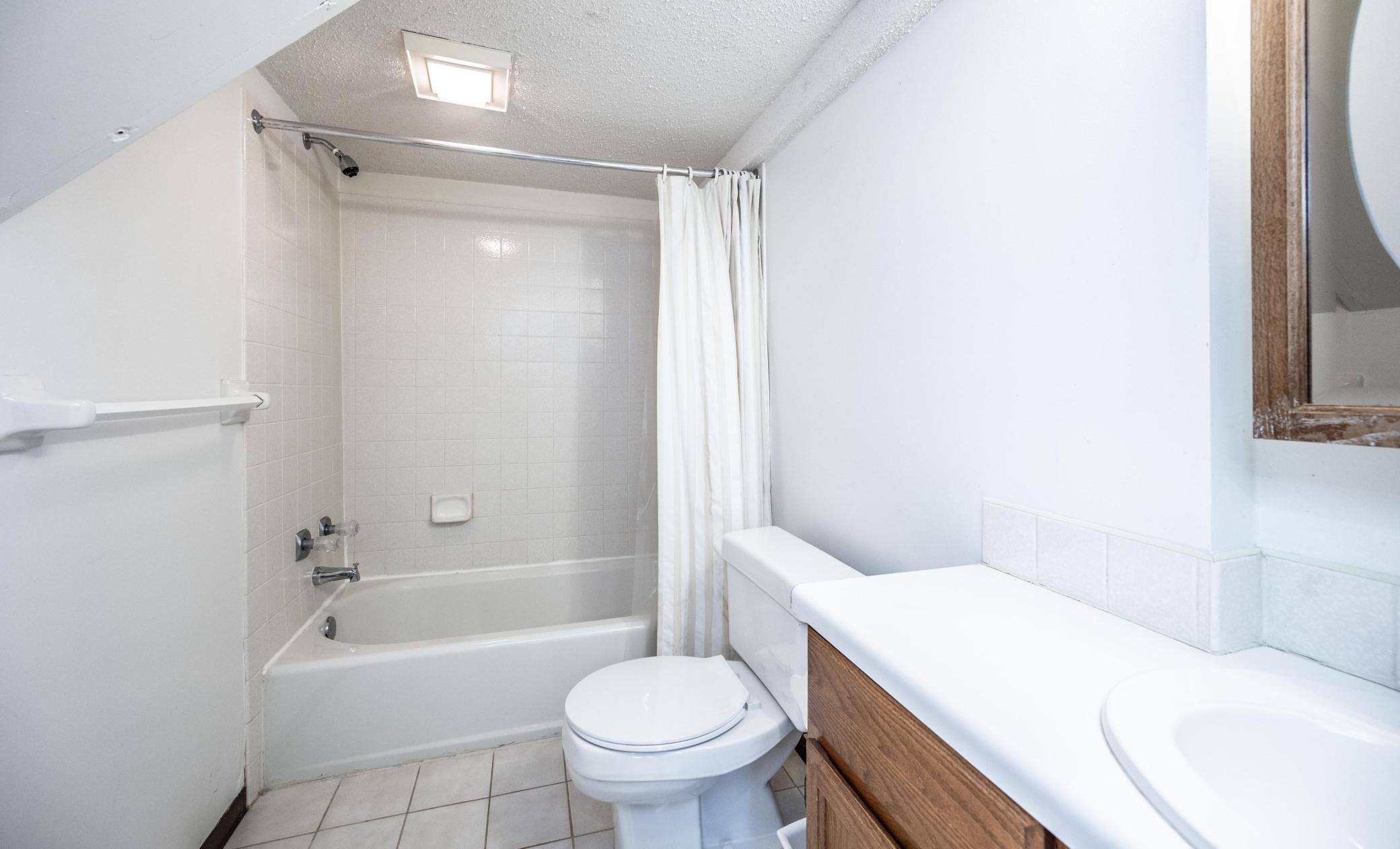Lower level full bath