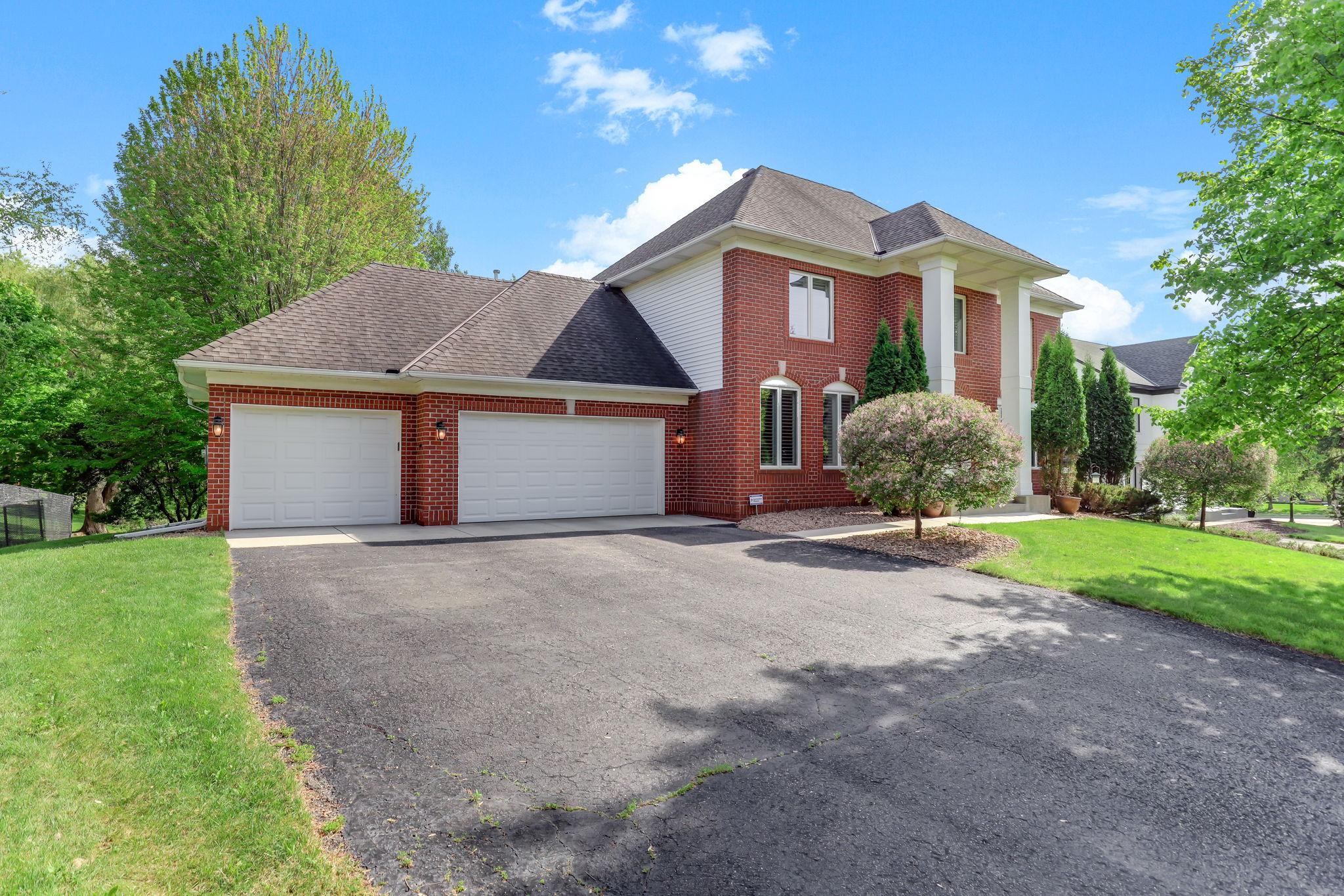 1-web-or-mls-2361-Stone-Creek-Dr-01.jpg