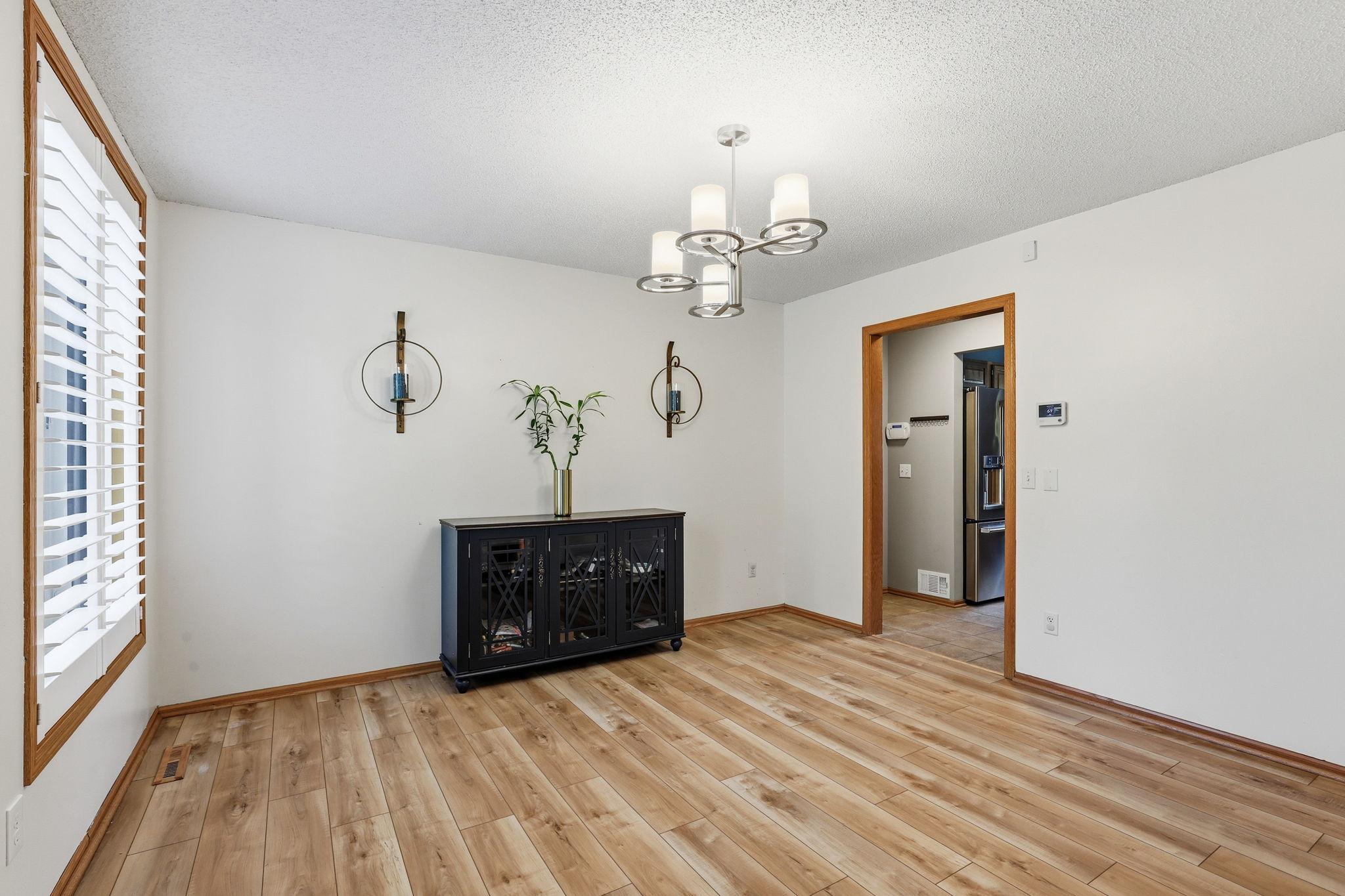 6-web-or-mls-2361-Stone-Creek-Dr-06.jpg