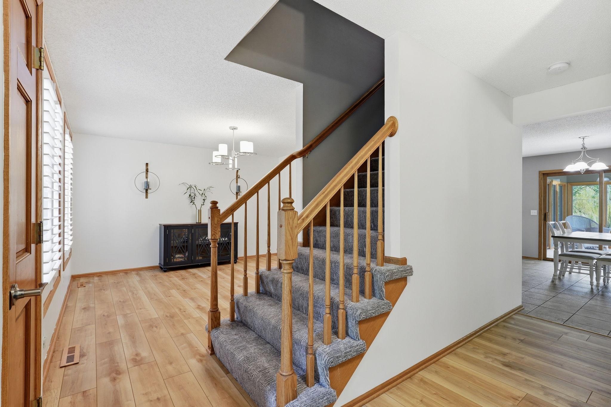 5-web-or-mls-2361-Stone-Creek-Dr-05.jpg