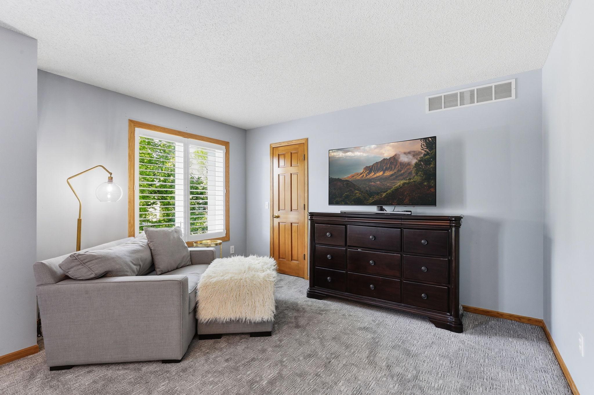 29-web-or-mls-2361-Stone-Creek-Dr-29.jpg