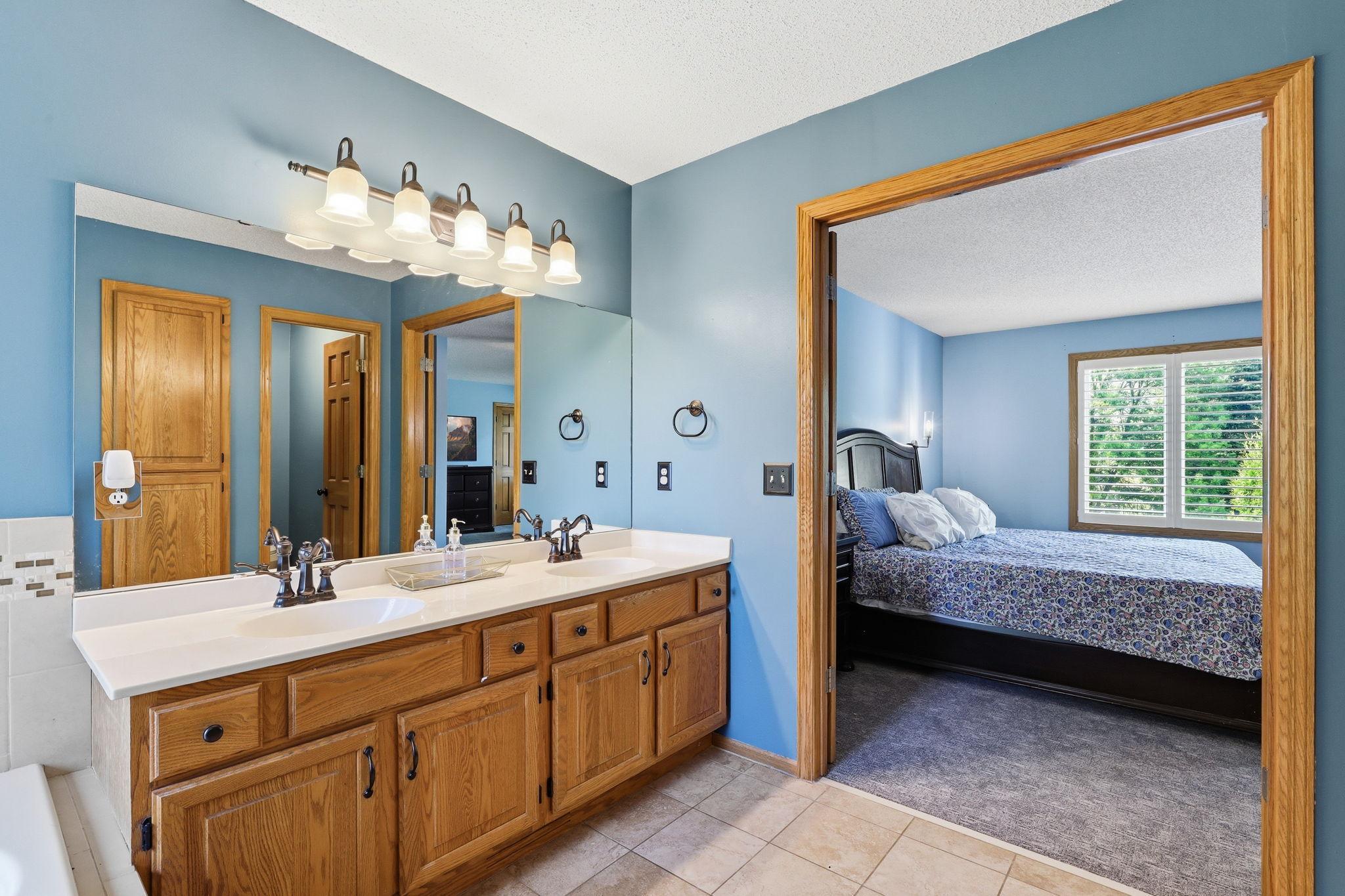 31-web-or-mls-2361-Stone-Creek-Dr-31.jpg