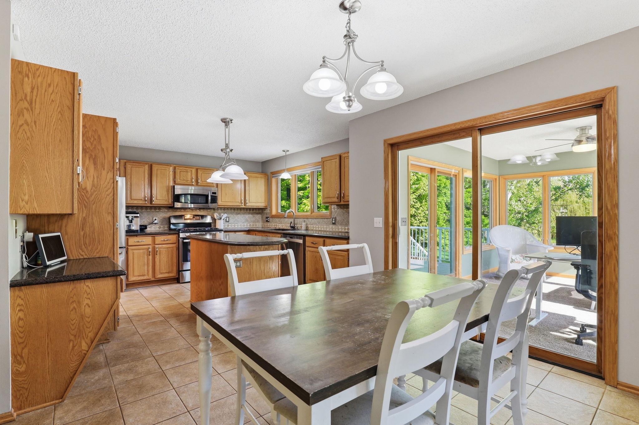 10-web-or-mls-2361-Stone-Creek-Dr-10.jpg