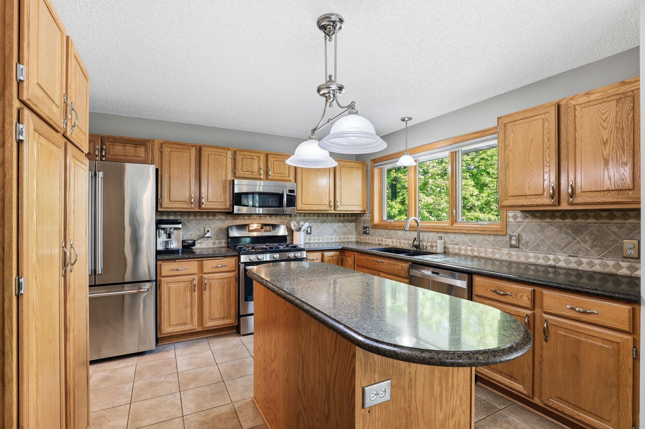 13-web-or-mls-2361-Stone-Creek-Dr-13.jpg