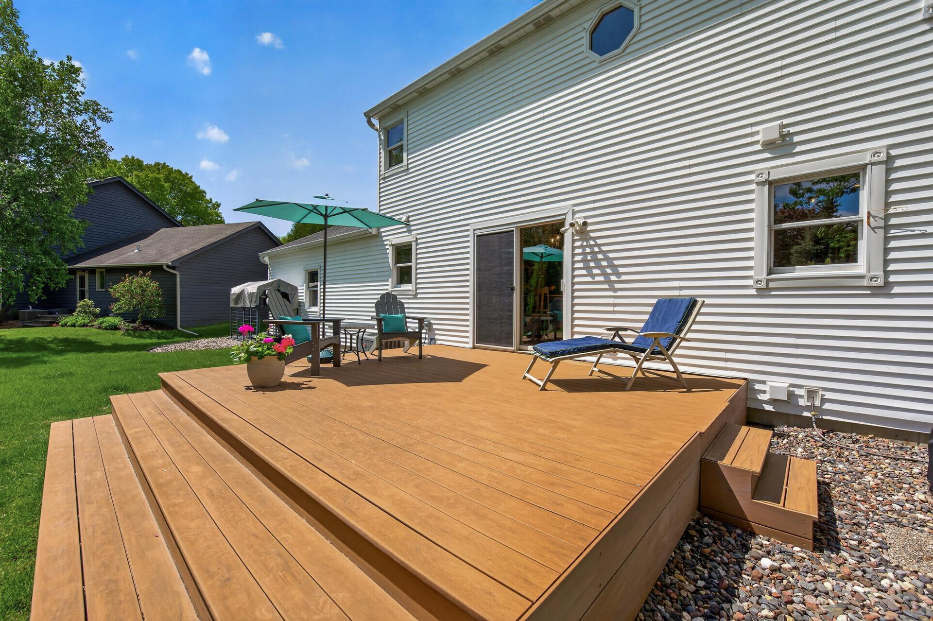 Step outside and enjoy this expansive maintenance-free deck creates the perfect outdoor space for relaxing and entertaining.