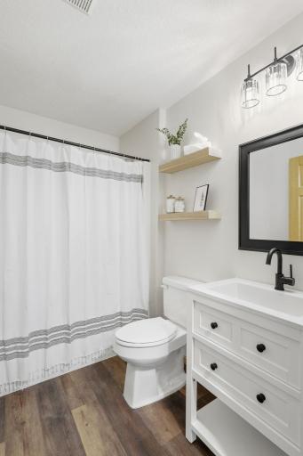 Main Floor Full Bath!