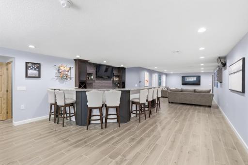 Massive Bar - the best spot for entertaining!