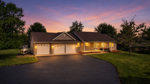 545 Kreuziger Road, River Falls, WI 54023