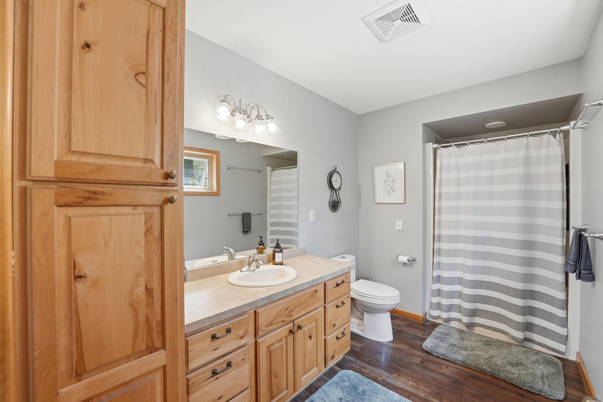 Private master 3/4 bathroom