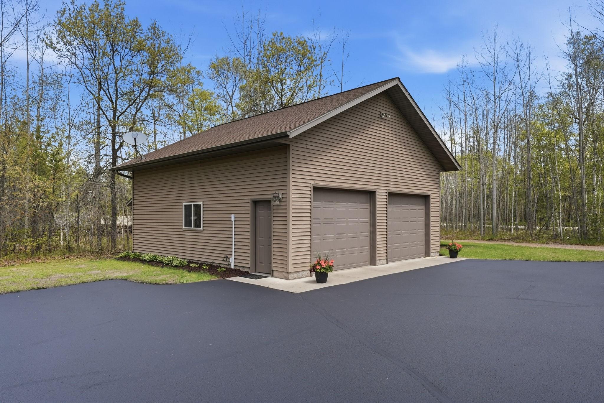 24x30 Detached insulated and heated garage