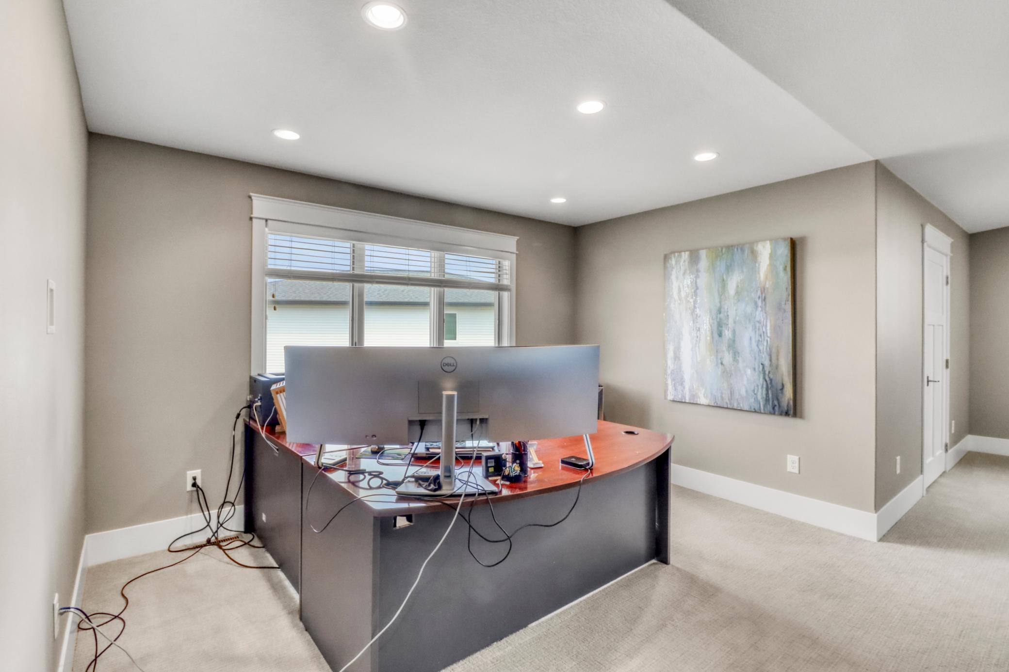 Upstairs Office1_5.JPG