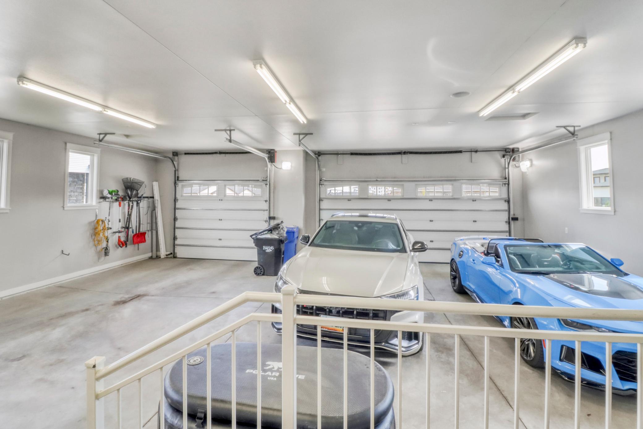 Garage1_2.JPG