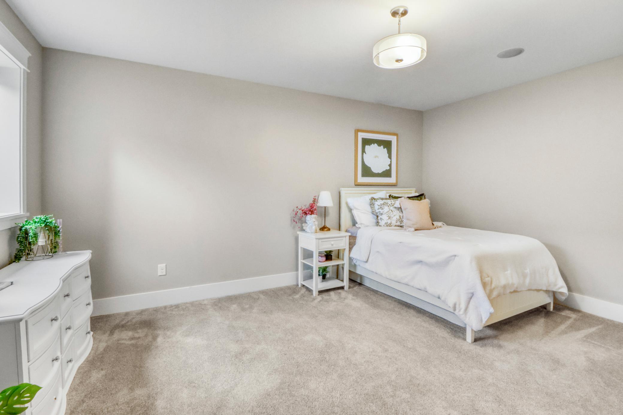 Basement Bedroom2_1.JPG