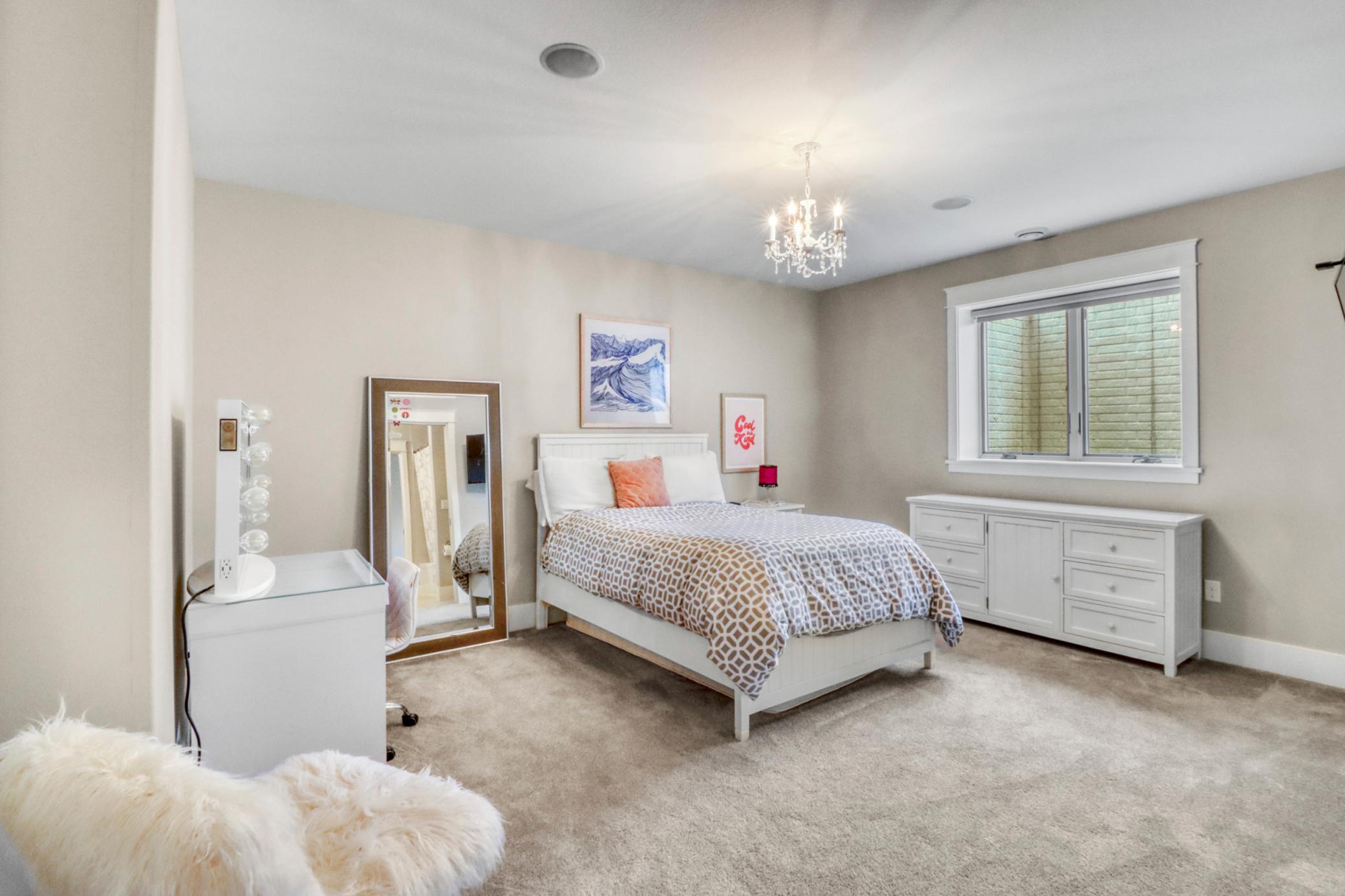 Basement Bedroom1_1.JPG