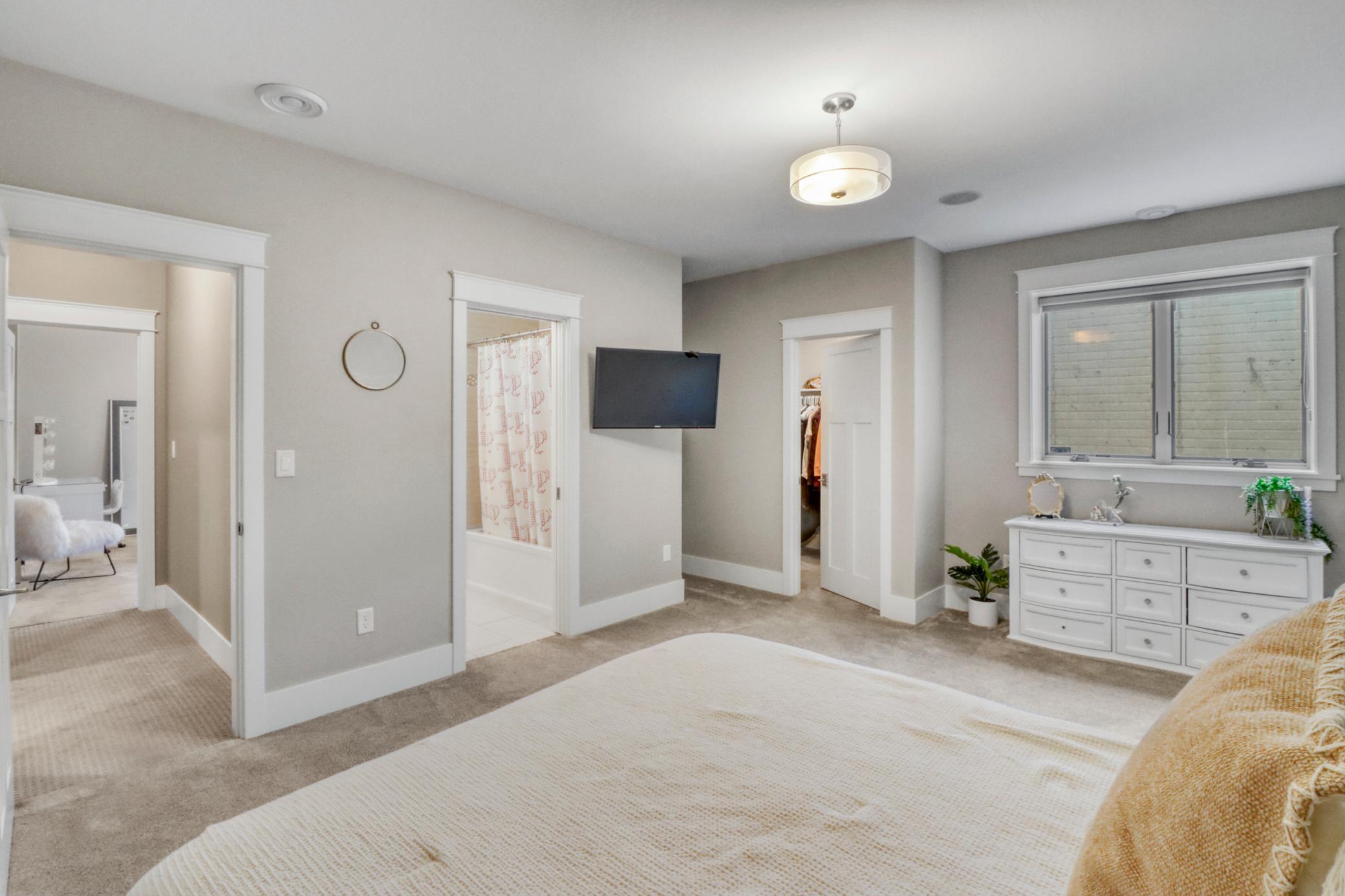 Basement Bedroom2_2.JPG