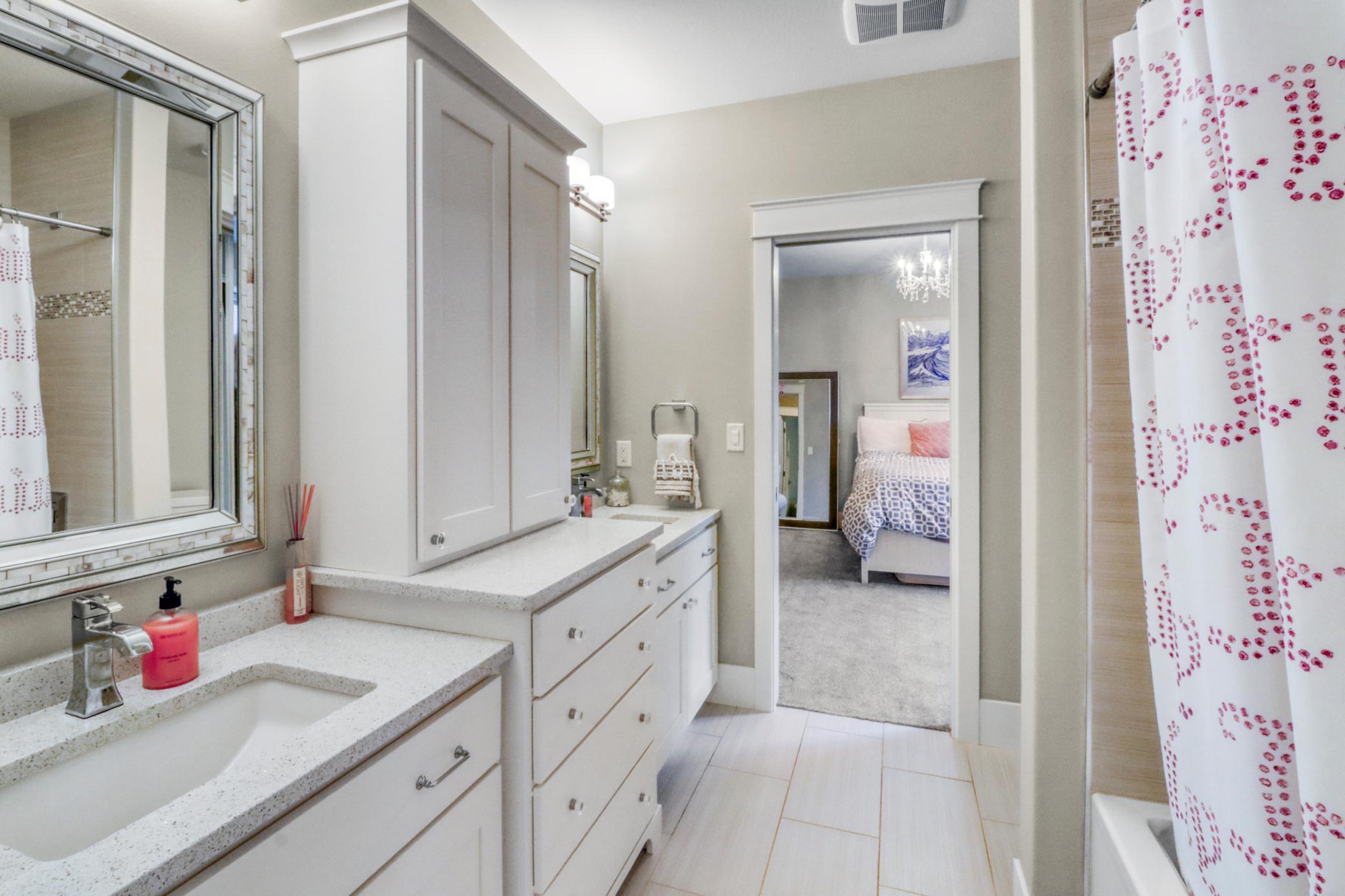Basement Bathroom1_2.JPG