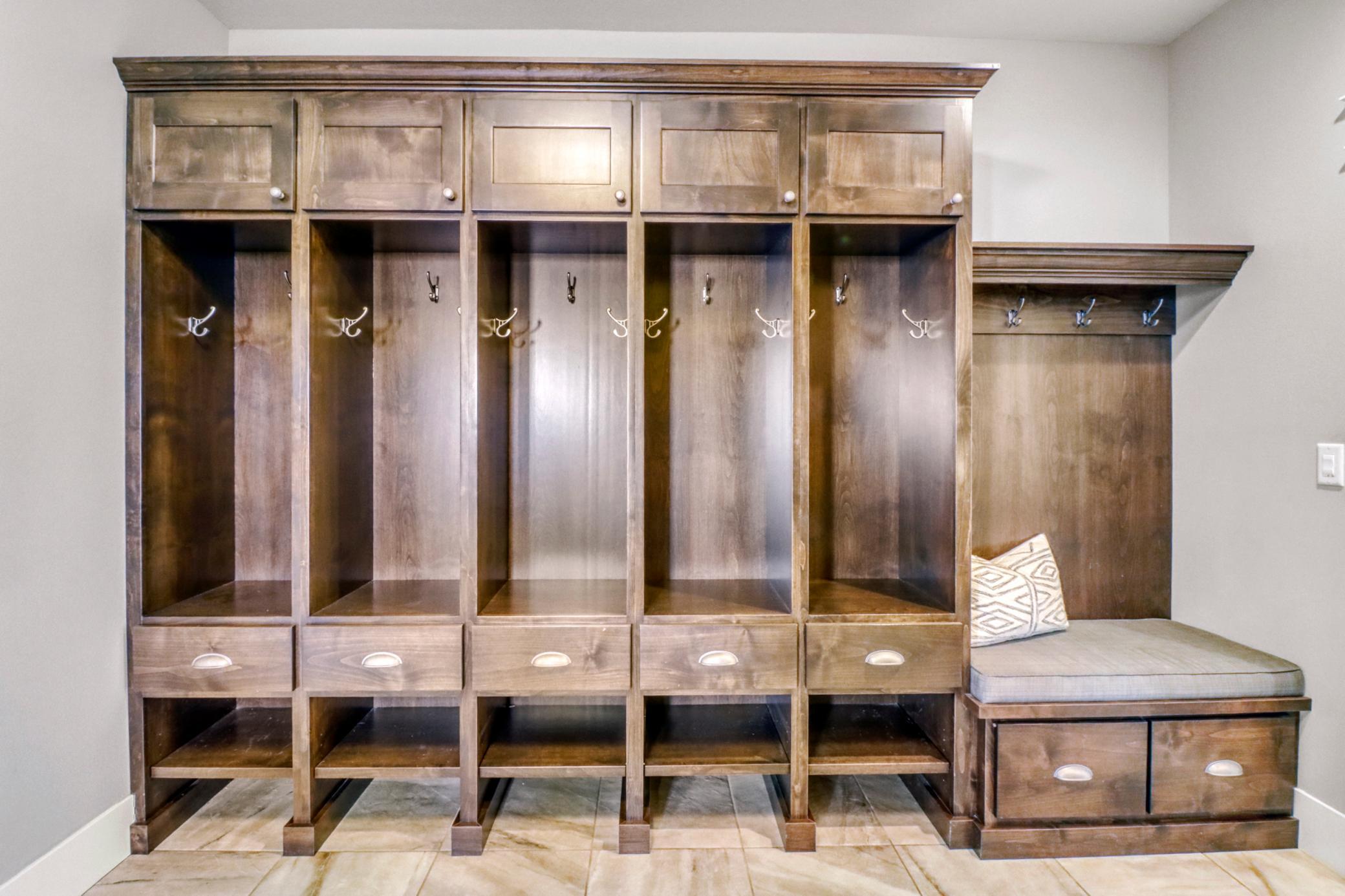 Mudroom1_1.JPG