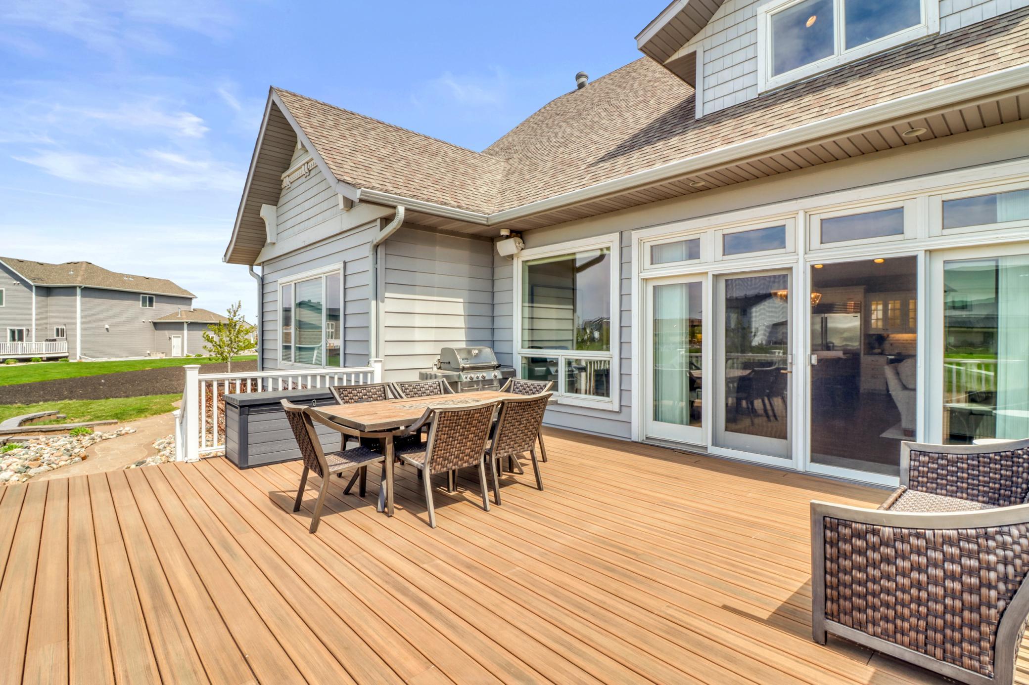 Backyard_deck1_1.JPG