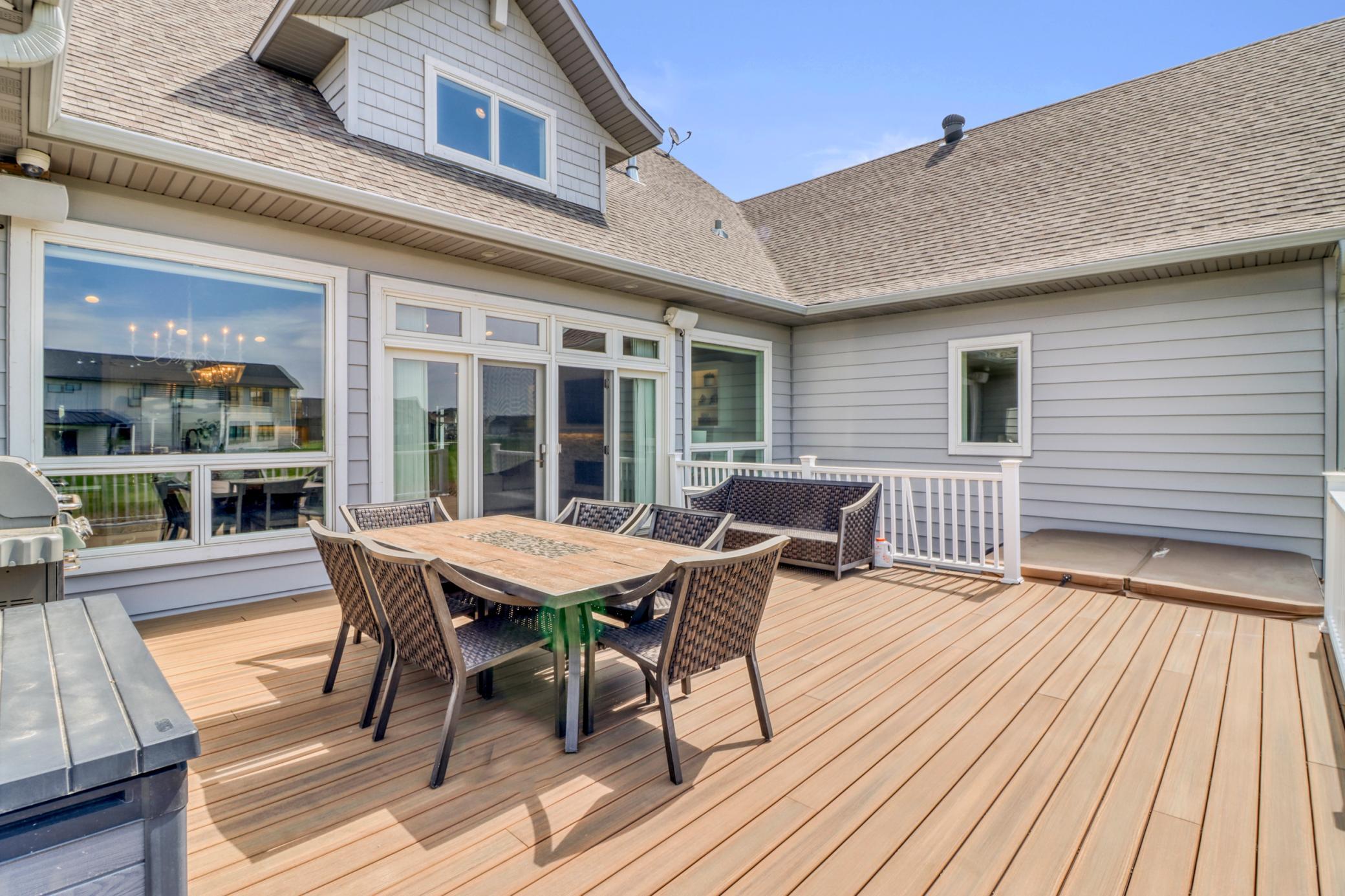 Backyard_deck1_4.JPG