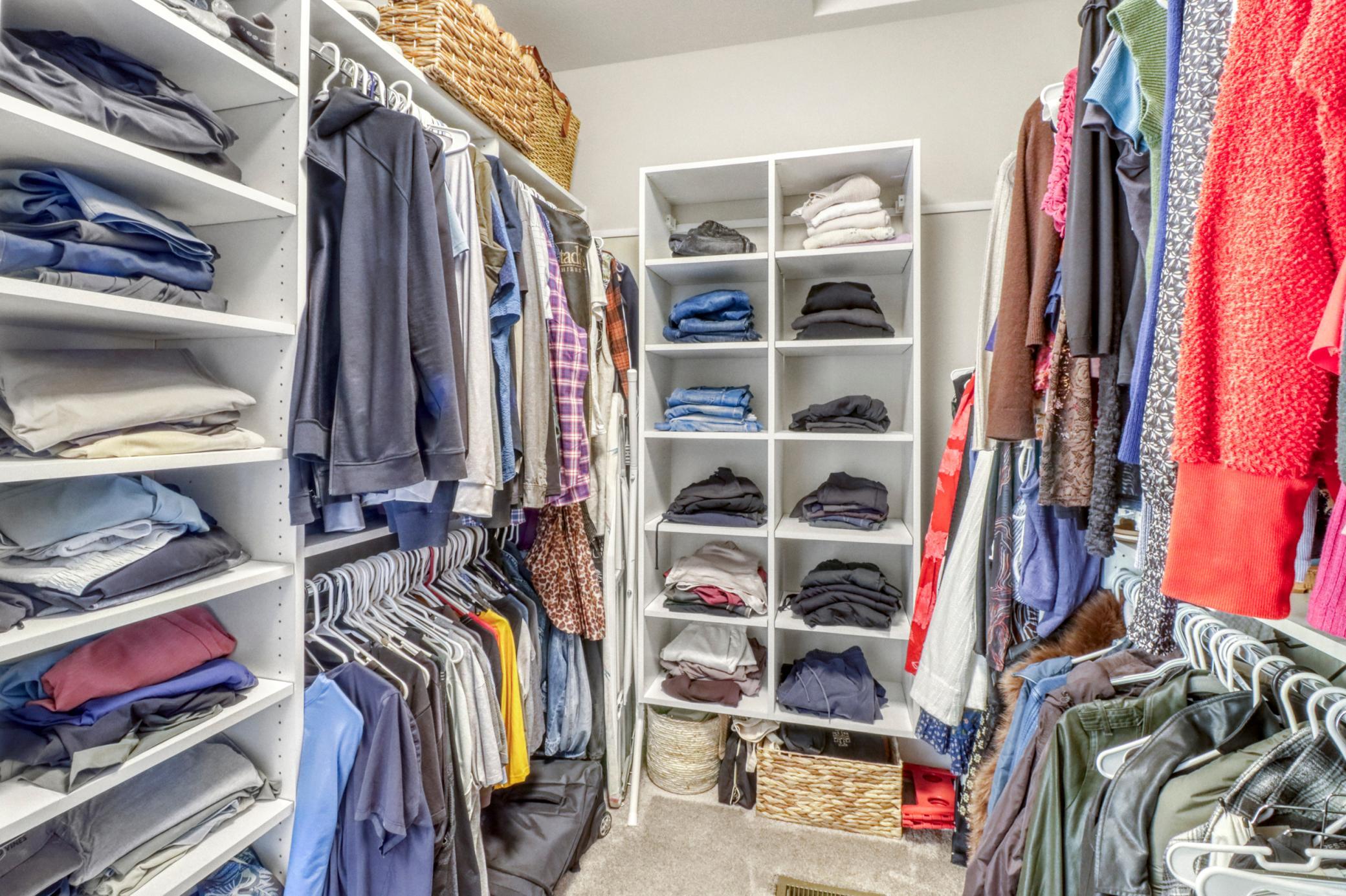 Primary Closet1_1.JPG
