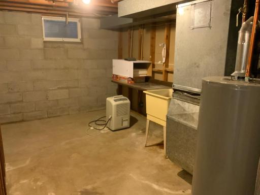 Laundry room area. 2023 new Furnace, air conditioning and wate he