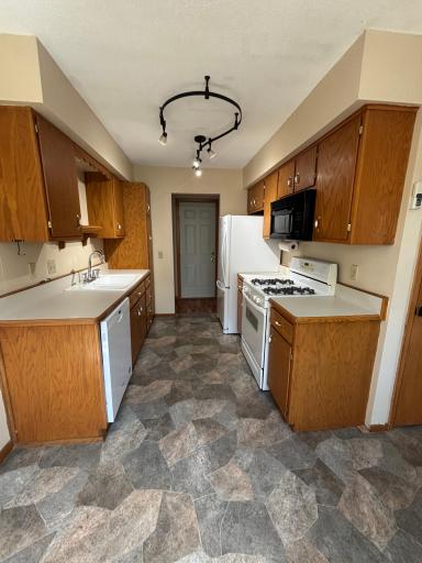 954 Miller Street S, Shakopee, MN 55379