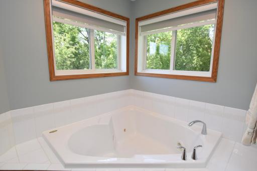 Enjoy All the Time You Can Spend in Your Deep Jetted Tub! How Relaxing and Therapeutic to Be Surrounded By Tree Tops and Warm Water!!!