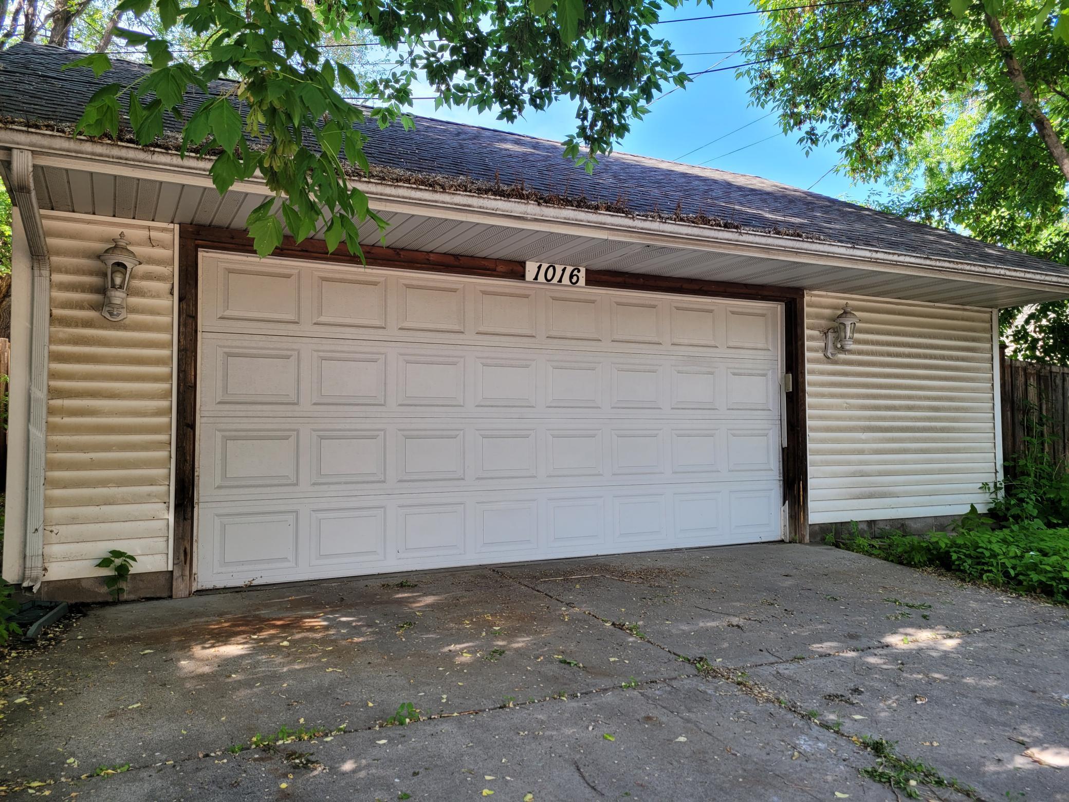 Large garage with shop space or 3rd car.