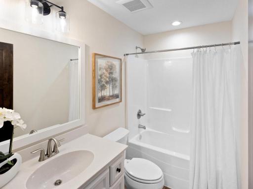 2524 Buchanan Lane S, Cambridge, MN 55008