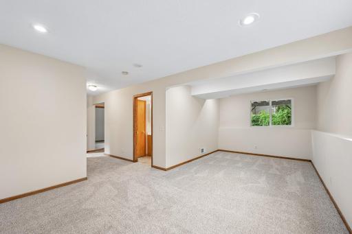 38-web-or-mls-Oliver Ave-S2708-038.jpg
