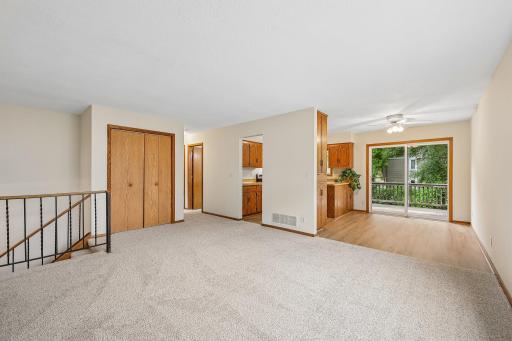 11-web-or-mls-Oliver Ave-S2708-011.jpg